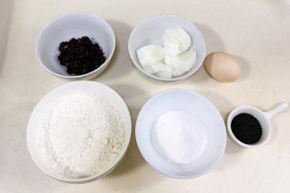 准备好需要的食材。