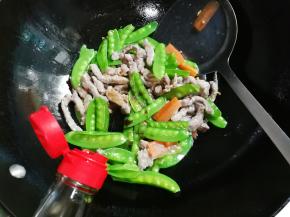 放入10毫升生抽