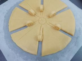 从一块的左边切一刀，不要切断