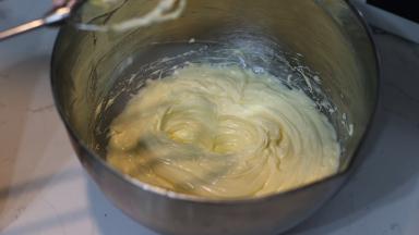 7. 三次淡奶油全部加入后得到的状态