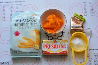 准备好面包用的所有材料