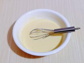 拌好的面糊细腻，无干粉。