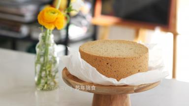 15.	个人比较喜欢有红茶粉末在蛋糕里的口感。如果不喜欢可以将红茶液过滤后使用