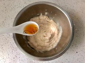 加入一勺料酒；