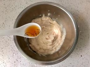 加入一勺料酒；