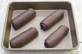 盖上保鲜膜，松弛15分钟