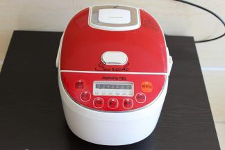 电饭锅煮好饭之后，不要马上开盖，要等10分钟之后，这样的米饭能让气流回旋到米饭粒，让米饭更加软香。