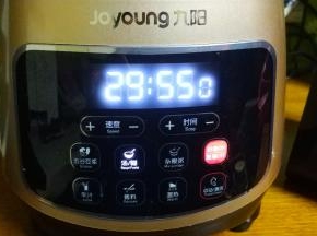 放回主机里，按糊键，启动