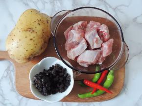 准备好所有的食材。