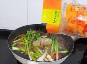 甘汁园黄冰糖加20克，加了冰糖成品颜色会油亮好看。