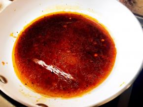 掉入调好的料汁，烧开即可。