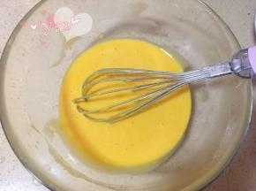 筛入低粉搅匀备用。