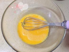 再加入牛奶搅匀。