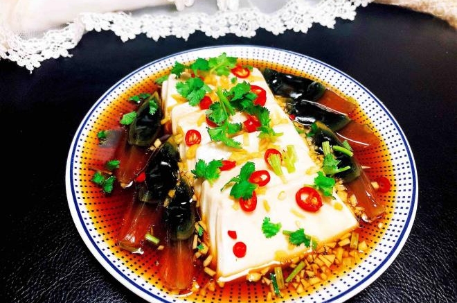 皮蛋拌豆腐