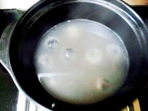 汤圆都飘起来就代表煮好了。