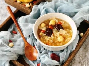 盛一碗开始享用吧！滋阴润肺、益气养心。