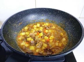 小火炖2分钟可以关火出锅。