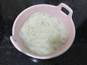 煮15分钟左右，筷子可以夹断即可捞出