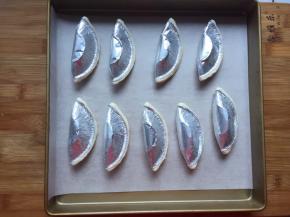 放入预热好的烤箱220度15分钟，中层，上下火