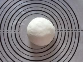 揉成光滑的面团