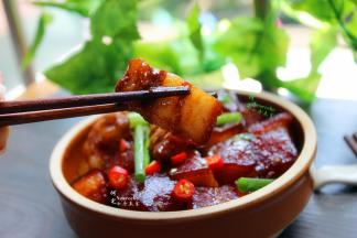 过年家宴必备，红红火火，香辣红烧肉。