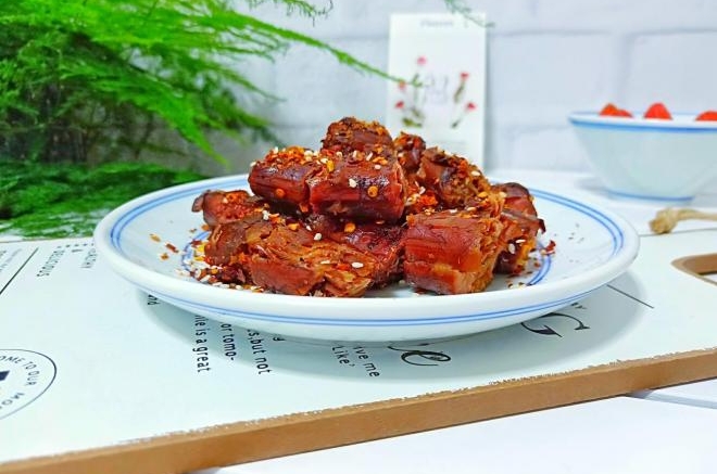 秘制麻辣鸭脖