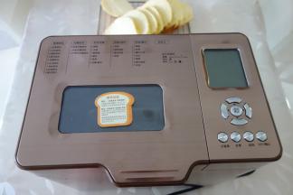 新的面包机开光，来做一个一键式吐司