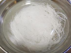 粉丝热水泡软