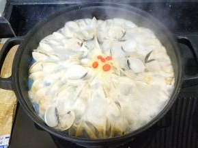 看着白贝慢慢卜卜声的打开