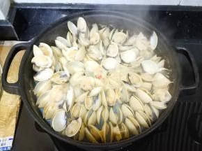 白贝全部开口后就可以关火了
