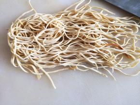 4.	豆腐丝太长可以切一刀，