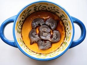 15.	摆放上海参片，