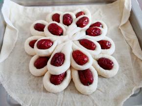 10.	将其摆放在第一层上，