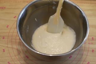 三种材料搅拌均匀后冷却备用。