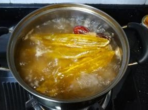 除了肉丸子，其他材料一起放入