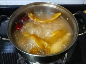 大火煲十分钟后转中小火