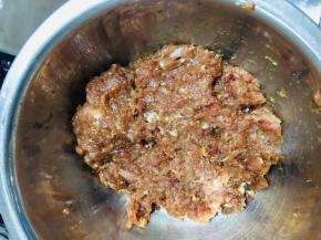 搅拌均匀腌制半小时