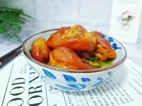 猪蹄含有丰富的胶原蛋白、年夜饭来上这么一碗，家人们吃的乐不思蜀！