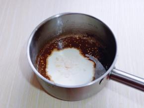 最后加入淡奶油搅拌均匀。(奶油提前打出纹路即可，无需打发)