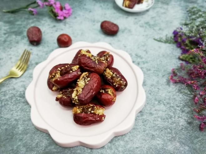 大枣夹核桃葡萄干