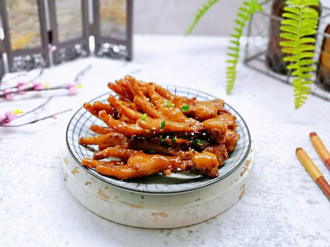 年夜饭～抓钱酱香鸡爪