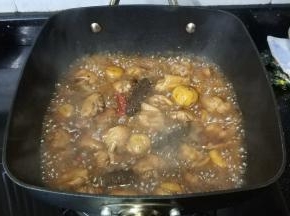 二十分钟后开盖，转大火收汁