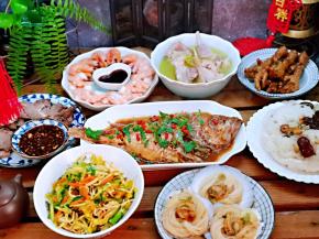 年夜饭哈，枭笑在此祝大家新年快乐，好运连连。