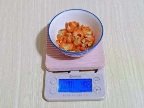 我选用的是虾干，个人觉得比鲜虾香，可以根据个人喜欢。