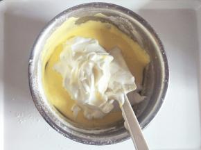 加入其余蛋白翻拌均匀