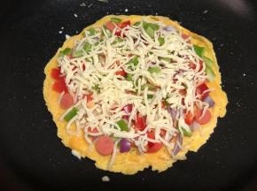 铺上马苏里拉奶酪丝。