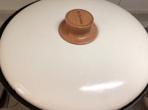 然后盖上锅盖，闷3分钟。