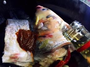 放入料酒