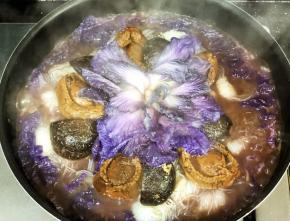最后成品颜色不漂亮了，但是紫白菜非常好吃，好甜，叶子沾满了鲍汁，停不了口哦！
