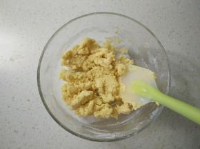 翻拌至无干粉。